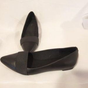 Simply Vera Wang black flats with Textured Band